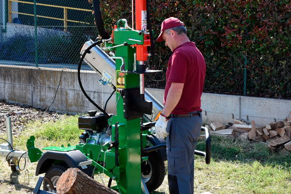 Farmer Multiuse, Thor Italy - durante fase di taglio