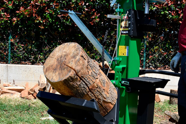 Magik, Thor Italy - tavolo con pedale