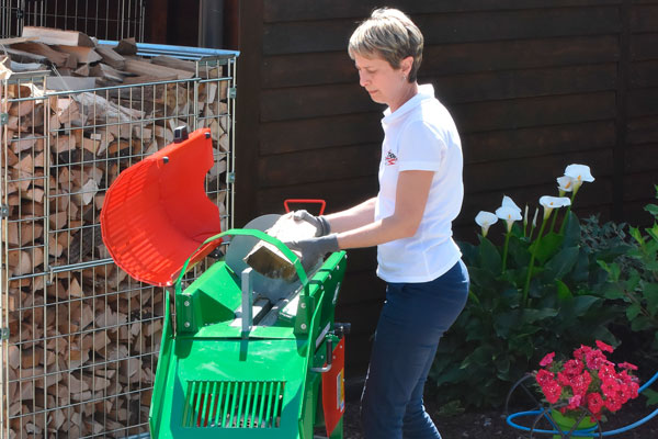 Marty Slim, Thor Italy - durante fase di taglio